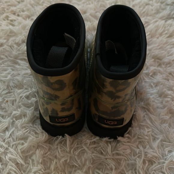 Clear/Cheetah Uggs - Picture 4 of 4